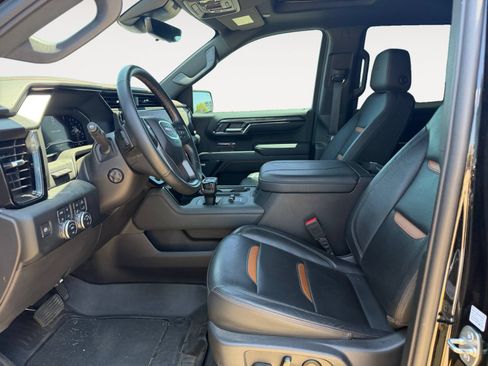 Used 2024 GMC Sierra 1500 AT4 w/ Technology Package AWD/4WD image 6