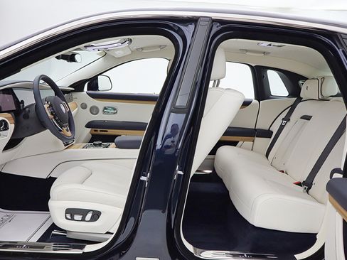 Used 2025 Rolls-Royce Ghost AWD/4WD image 49