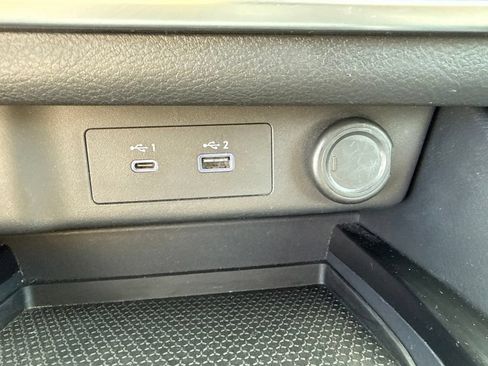 Used 2023 Nissan Rogue S AWD/4WD image 24