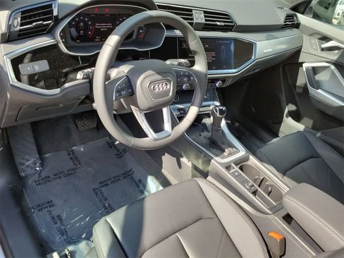 New 2025 Audi Q3 2.0T Premium image 10