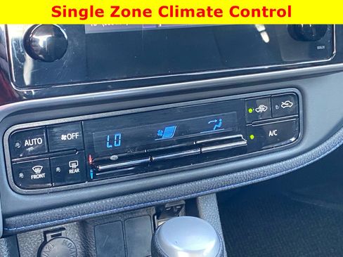 Used 2018 Toyota Corolla SE FWD image 29