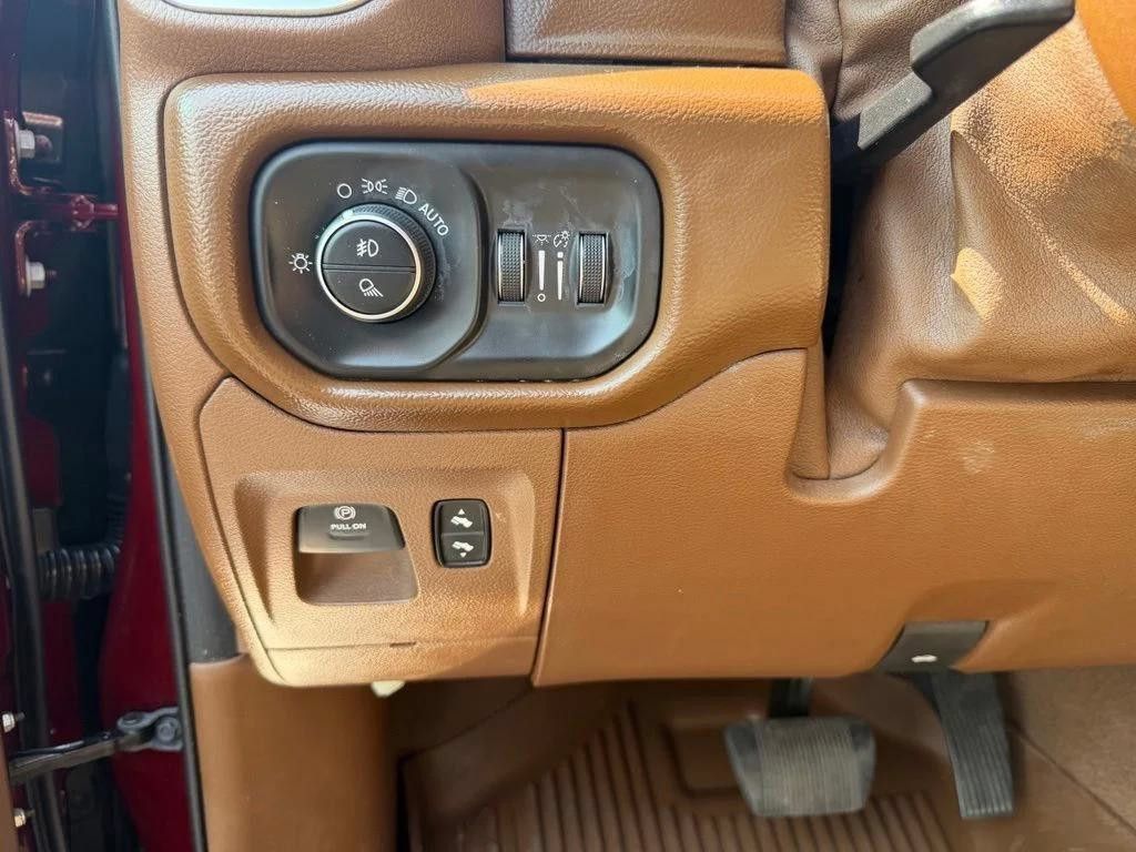 Used 2019 RAM 1500 Laramie AWD/4WD image 29