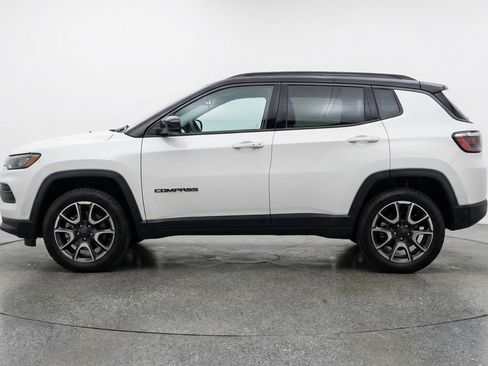 Used 2025 Jeep Compass Trailhawk AWD/4WD image 5