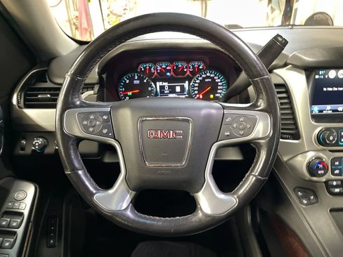 Used 2019 GMC Yukon XL SLT w/ Open Road Package AWD/4WD image 27