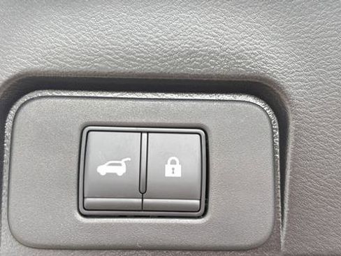 Used 2023 Nissan Rogue SL w/ SL Premium Package AWD/4WD image 16