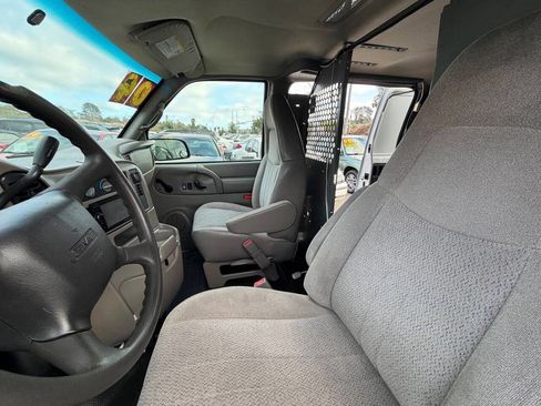 Used 2004 GMC Safari w/ Seat Package image 8