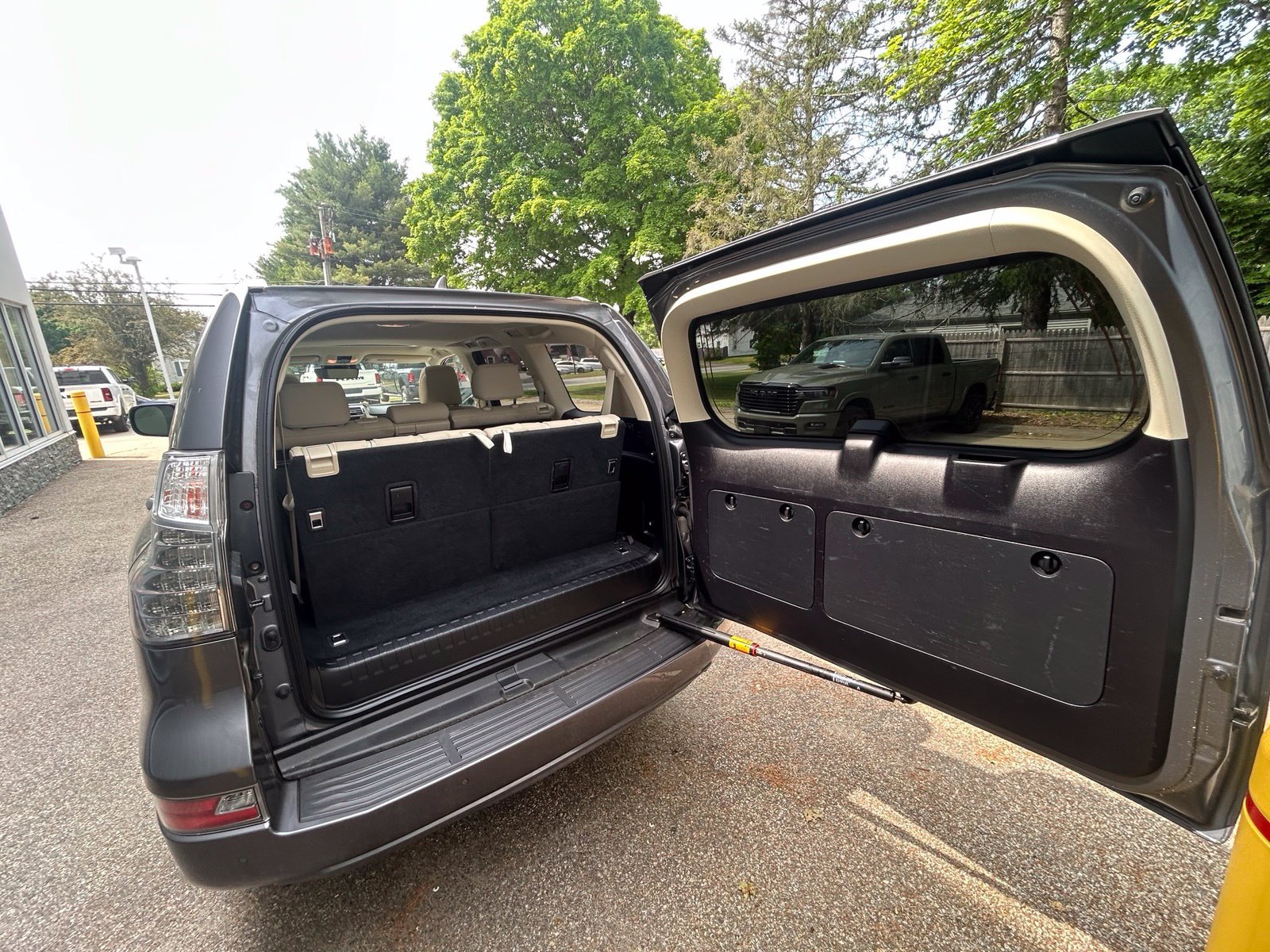 Used 2021 Lexus GX 460 Premium w/ Premium Package AWD/4WD image 7