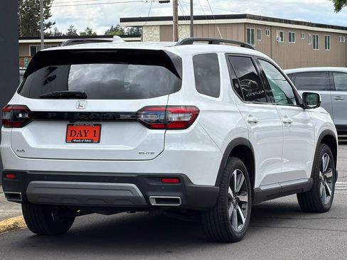 Used 2023 Honda Pilot Elite image 5
