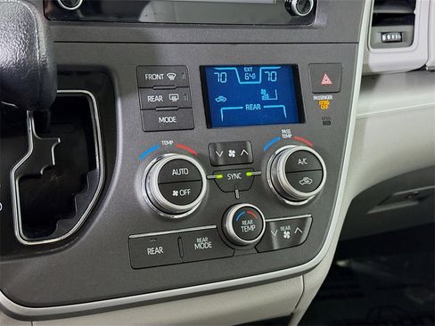 Certified 2020 Toyota Sienna L image 8