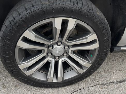 Used 2020 GMC Yukon XL Denali w/ Open Road Package image 17