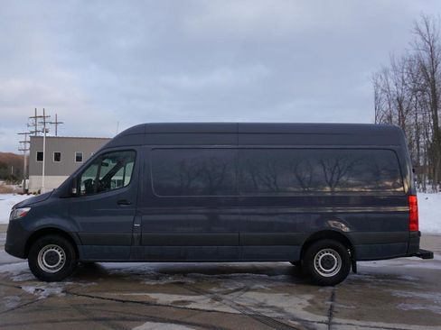 Used 2019 Mercedes-Benz Sprinter 170 image 2