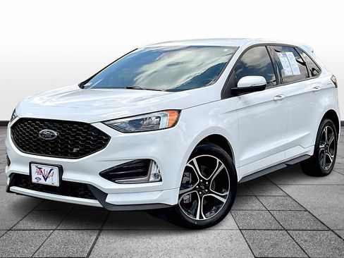 Used 2022 Ford Edge ST image 3