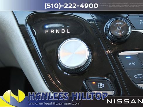 Used 2018 Chrysler Pacifica Touring-L FWD image 26