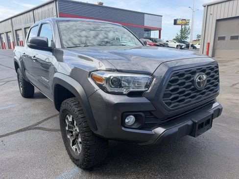 Used 2020 Toyota Tacoma TRD Off-Road w/ Technology Package AWD/4WD image 6