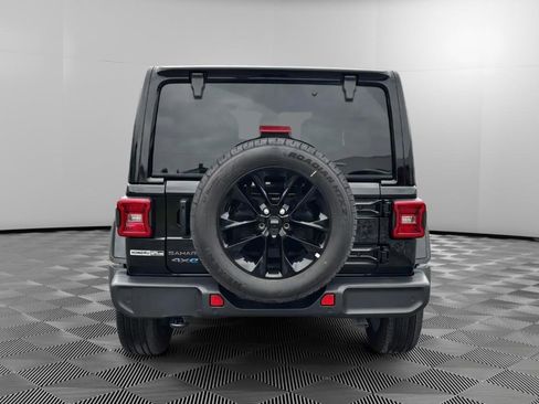 Used 2025 Jeep Wrangler Sahara w/ Safety Group image 8