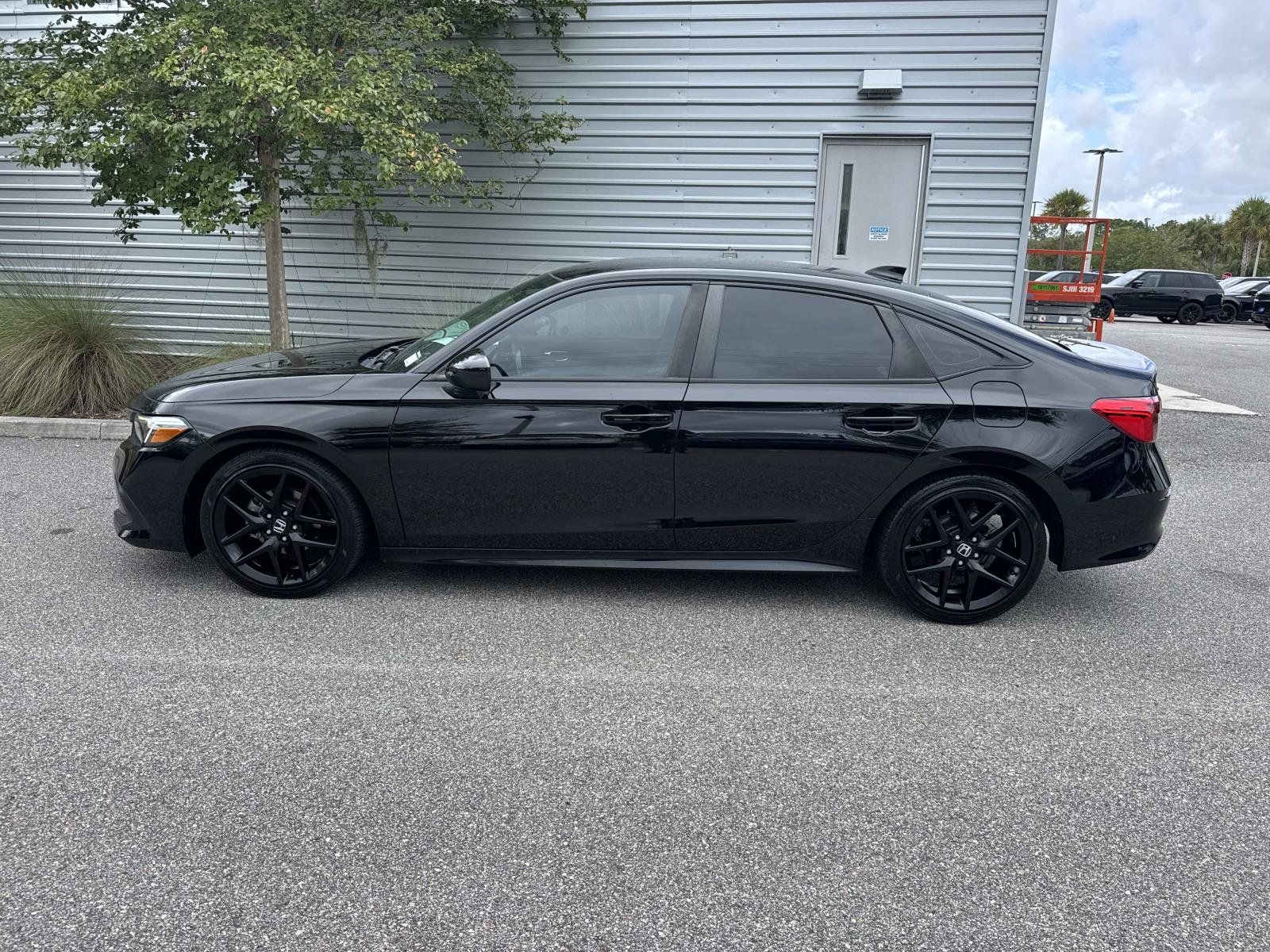 Used 2022 Honda Civic Sport image 2