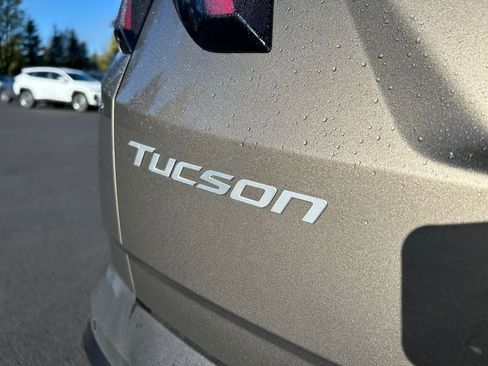 Used 2025 Hyundai Tucson Limited AWD/4WD image 34