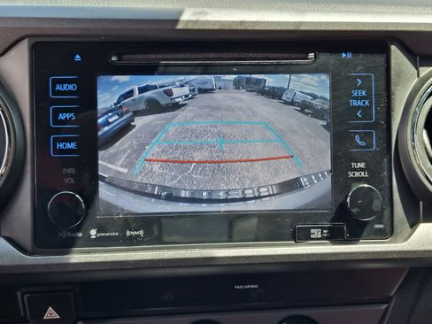 Used 2019 Toyota Tacoma TRD Off-Road w/ Technology Package image 16