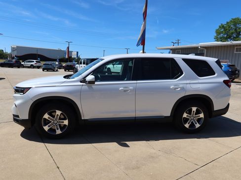 Used 2025 Honda Pilot EX-L image 8