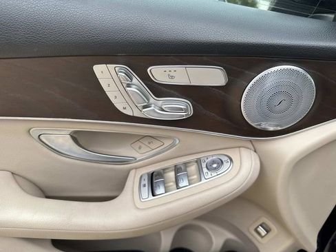 Used 2021 Mercedes-Benz GLC 300 GLC 300 image 21