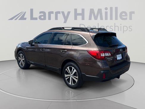 Used 2019 Subaru Outback 3.6R Limited AWD/4WD image 3