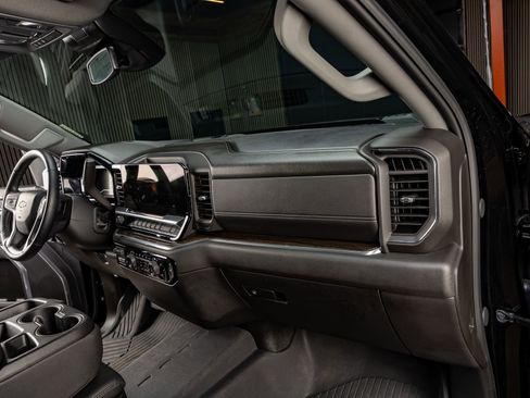 Used 2025 Chevrolet Silverado 2500 LT w/ Safety Package image 19