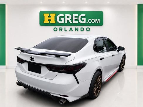 Used 2020 Toyota Camry SE w/ Convenience Package FWD image 6