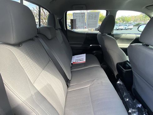 Used 2019 Toyota Tacoma SR5 RWD image 21
