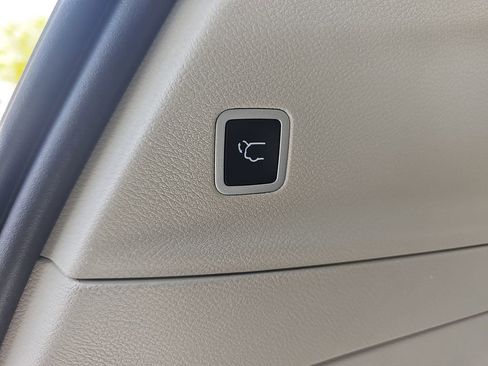 Certified 2022 Chrysler Pacifica Touring-L FWD image 14