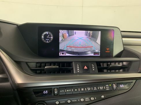 Used 2019 Lexus ES 350 F Sport w/ Accessory Package 2 FWD image 27