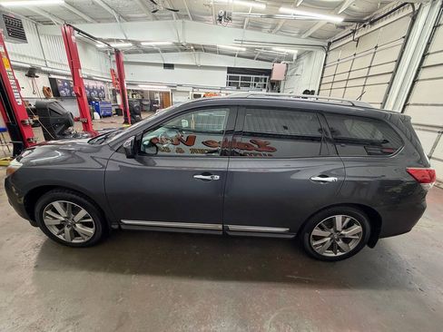 Used 2014 Nissan Pathfinder Platinum w/ Cargo Package AWD/4WD image 4