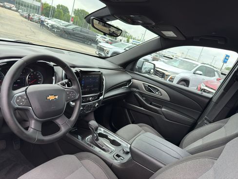 Used 2023 Chevrolet Traverse LT w/ Rear Camera Mirror Package AWD/4WD image 26