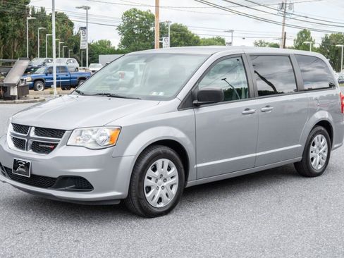Used 2018 Dodge Grand Caravan SE w/ UConnect Hands-Free Group FWD image 5