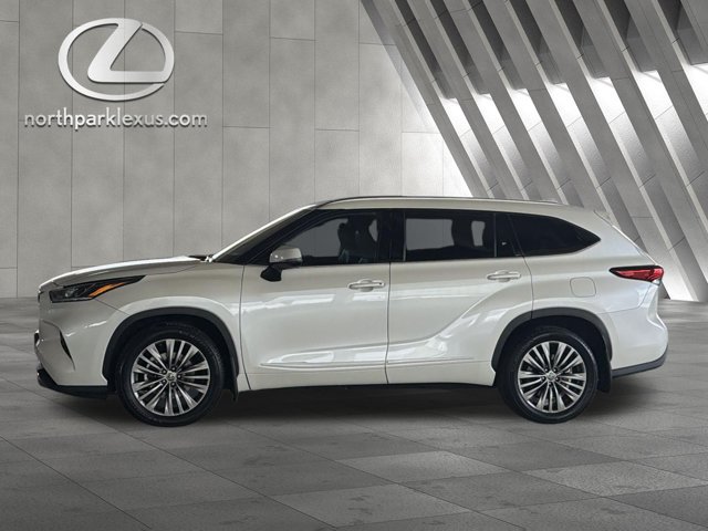 Used 2021 Toyota Highlander Platinum AWD/4WD image 1