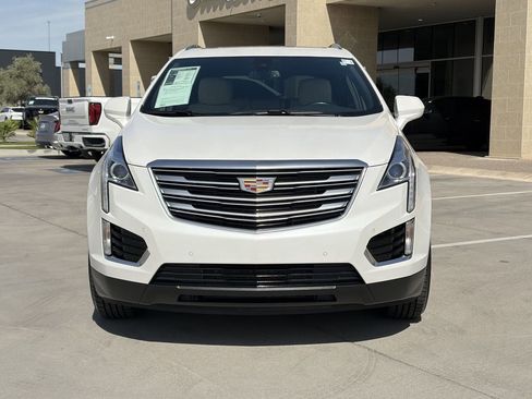 Used 2019 Cadillac XT5 Luxury FWD image 2