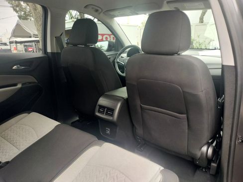 Used 2022 Chevrolet Equinox LS FWD image 24