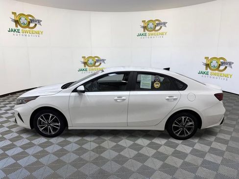 Used 2023 Kia Forte LXS w/ LXS Technology Package FWD image 6