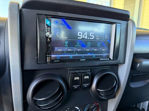 Used 2009 Jeep Wrangler X image 32