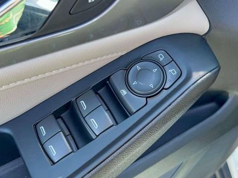 Used 2023 Chevrolet Traverse LS AWD/4WD image 20