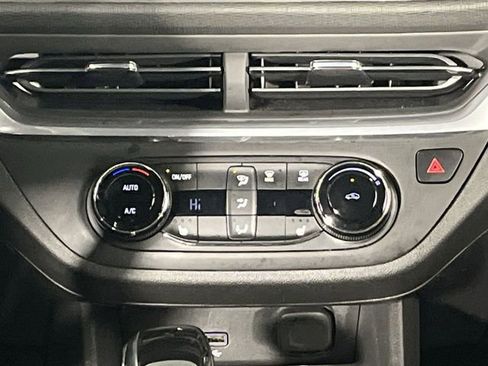 Used 2024 Buick Envista Preferred w/ Convenience I Package image 18