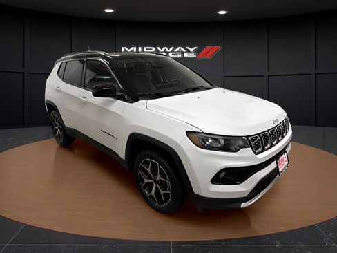 Used 2025 Jeep Compass Limited AWD/4WD image 1