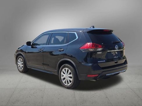 Used 2017 Nissan Rogue S FWD image 4