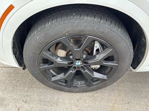 Used 2026 BMW X7 xDrive40i image 13