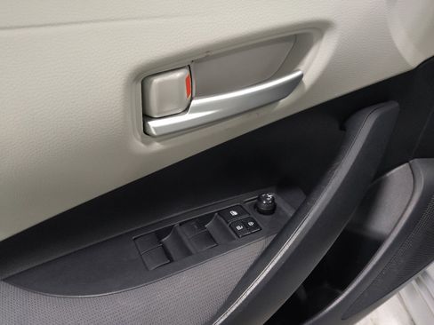 Used 2021 Toyota Corolla LE w/ Carpet Mat Package (TMS) image 27