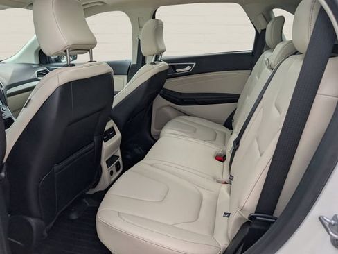 Used 2022 Ford Edge Titanium AWD/4WD image 11