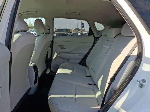Used 2024 Hyundai Kona SEL AWD/4WD image 9