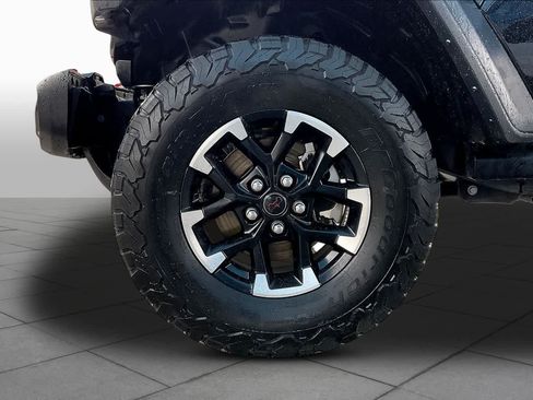 Used 2025 Jeep Wrangler Unlimited Rubicon AWD/4WD image 10