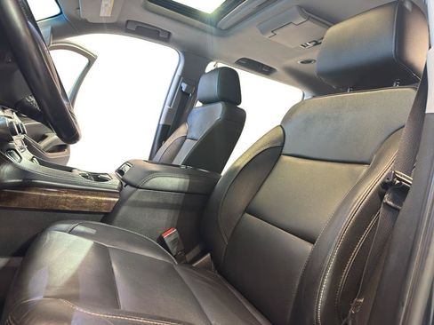 Used 2019 Chevrolet Suburban LT AWD/4WD image 16