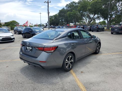 Used 2023 Nissan Sentra SV image 4