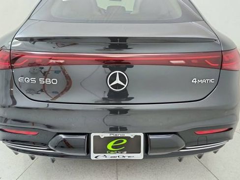 Used 2023 Mercedes-Benz EQS 580 580 image 11